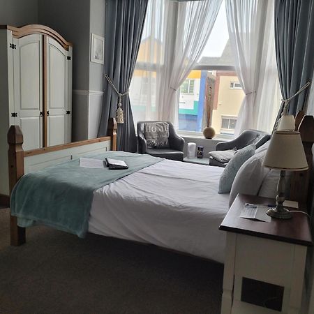 J'S Mayfair Guest House Blackpool Kültér fotó