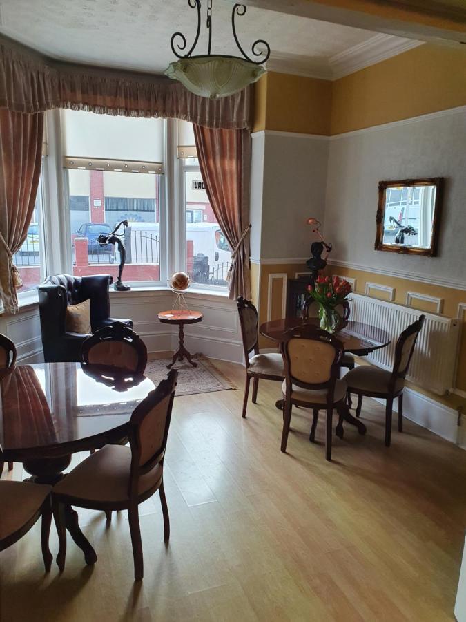 J'S Mayfair Guest House Blackpool Kültér fotó